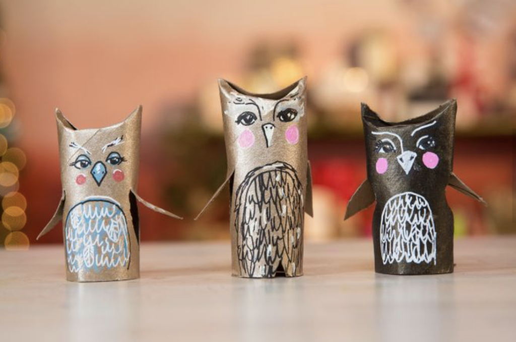 adorable metallic owl ornaments made out of painted toilet paper rolls